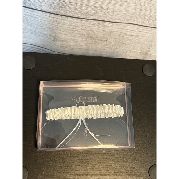 NIB Beverly Clark Simplicity White Garter - Picture 3 of 3